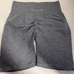 NVGTN - Scrunch Biker Shorts - Size M